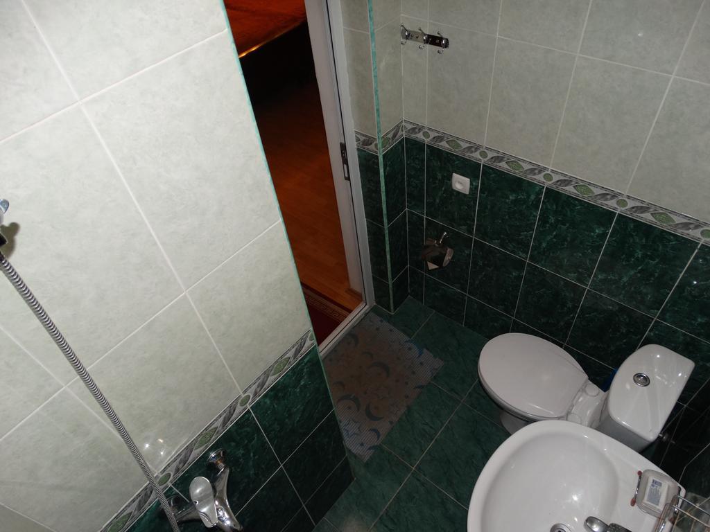 Hotel Sano Kʼutʼaisi Quarto foto